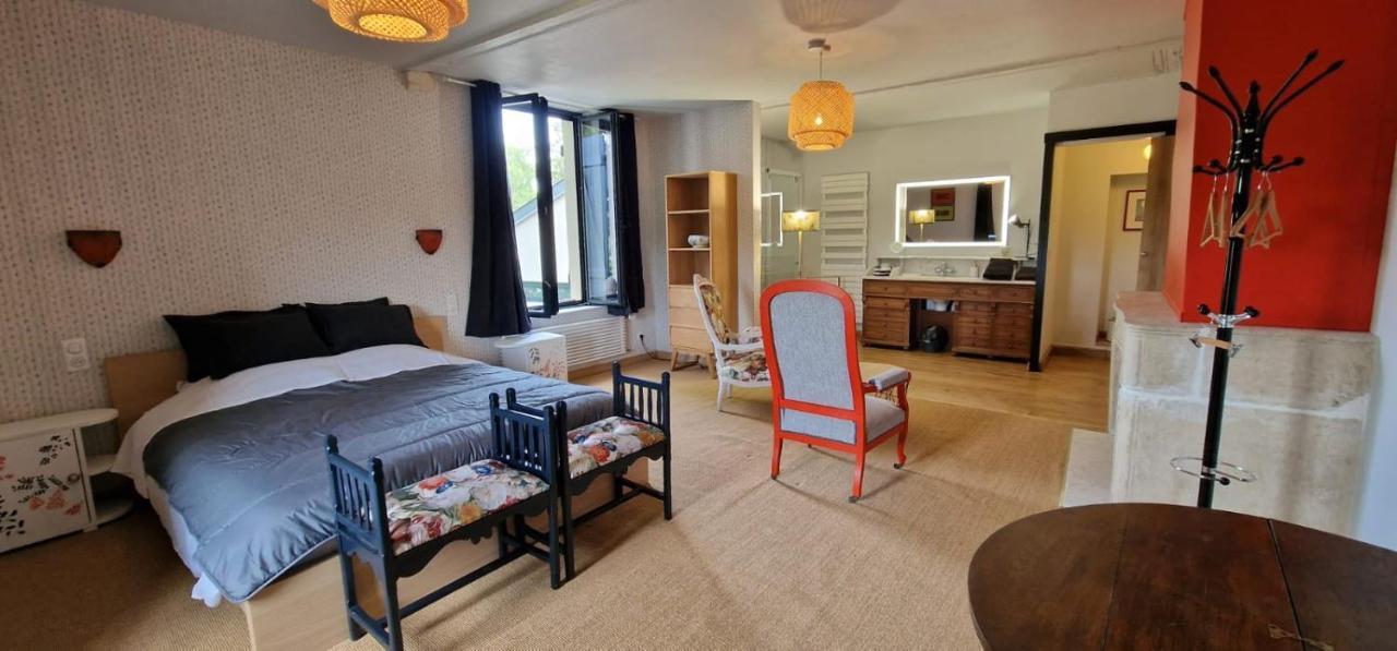 La Maison Forte - Chambres Et Table D'Hotes Millery  外观 照片