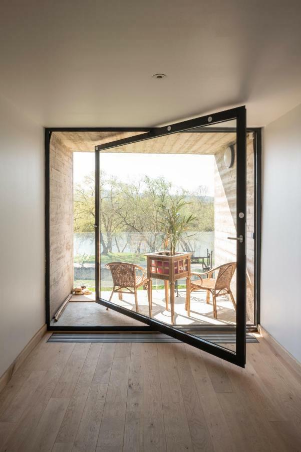 La Maison Forte - Chambres Et Table D'Hotes Millery  外观 照片